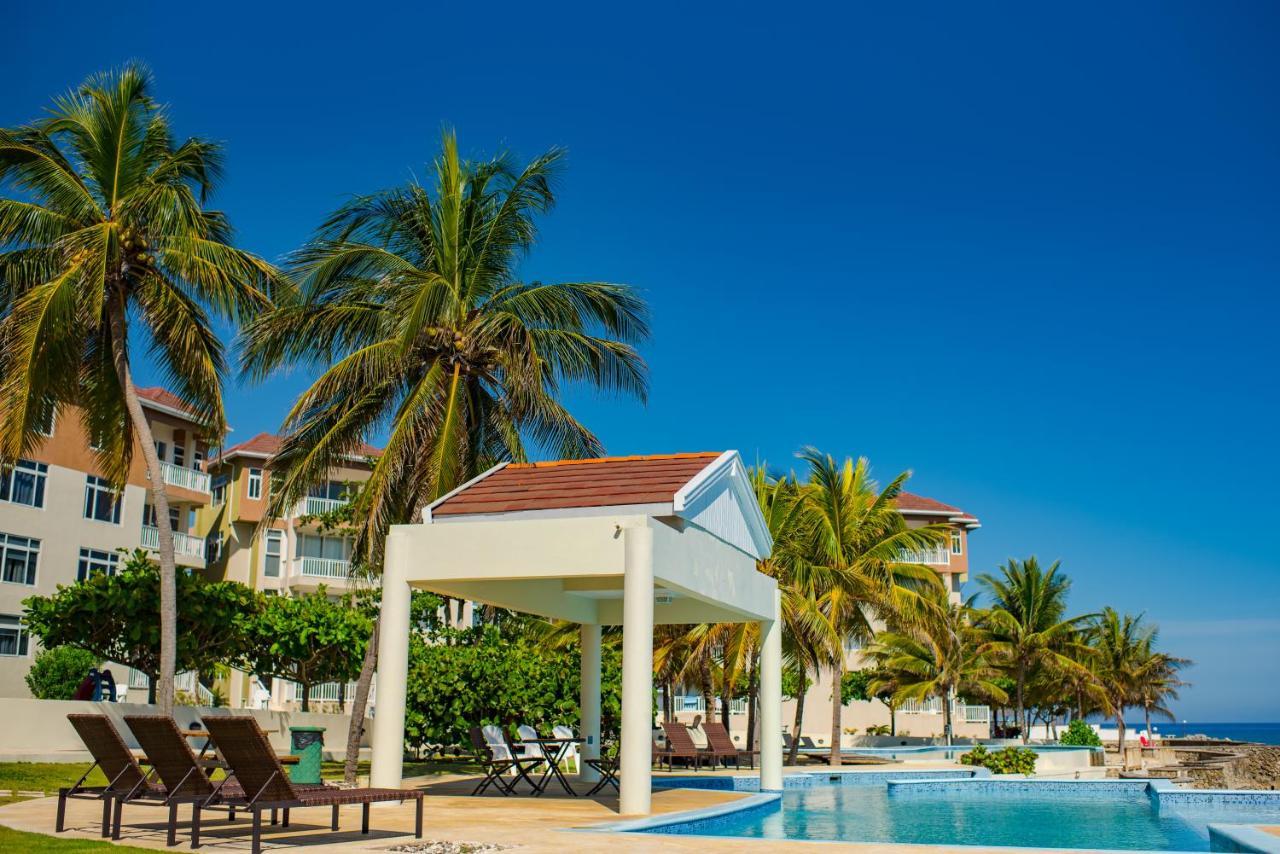 Whispering Seas Oceanfront Suite Ocho Rios Exterior foto