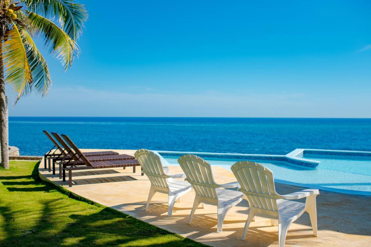 Whispering Seas Oceanfront Suite Ocho Rios Exterior foto